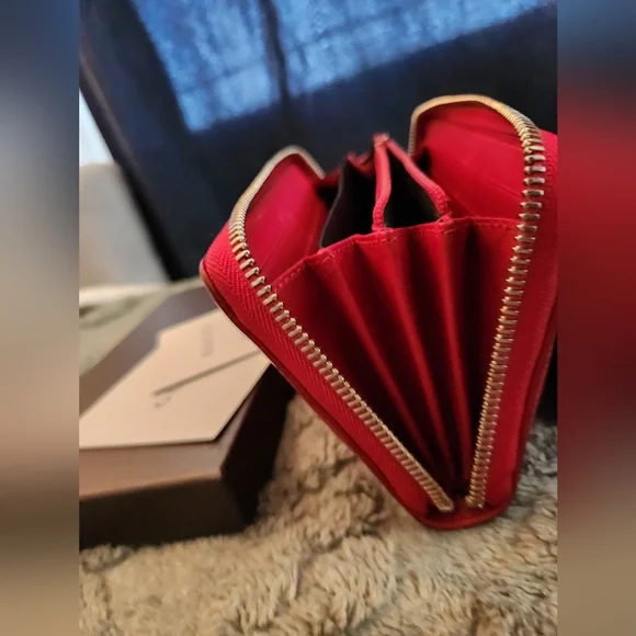 Gucci - MicroGuccissima Zippy Wallet - Picture 10 of 11